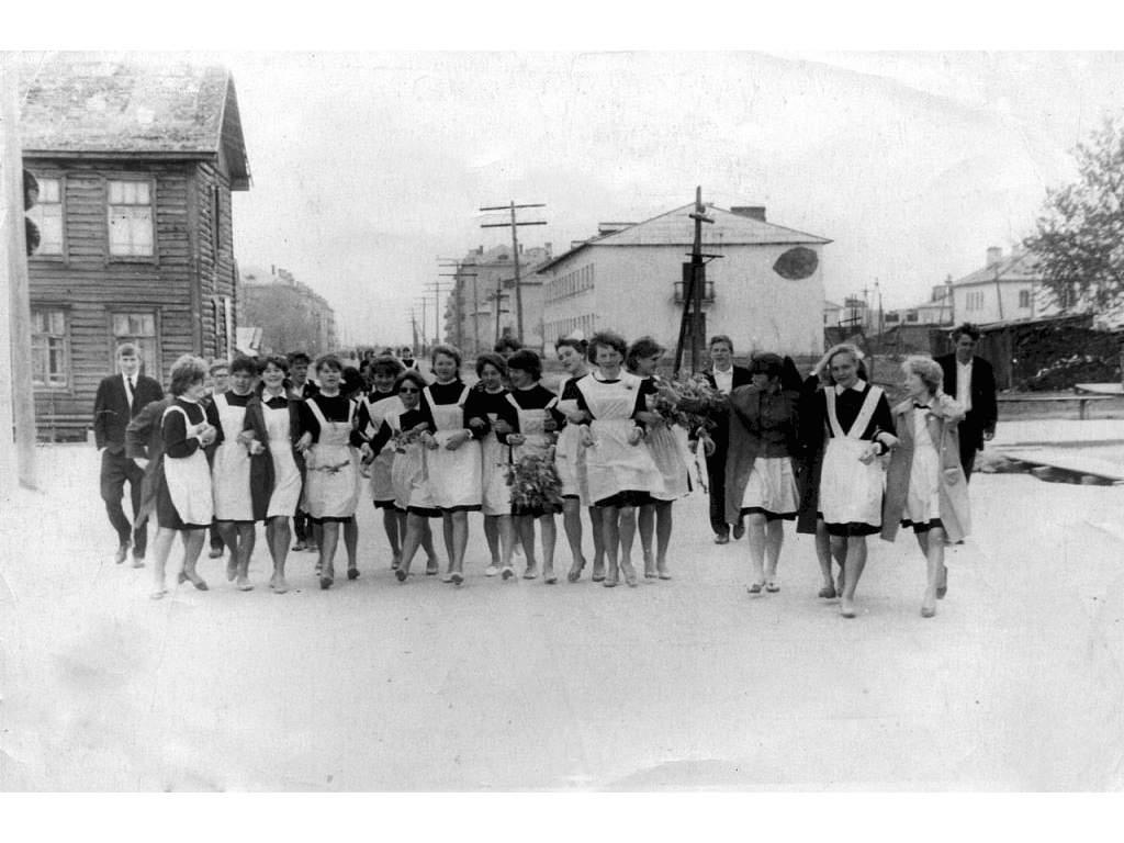 Начало 1970-х гг. Последний звонок, школа № 31